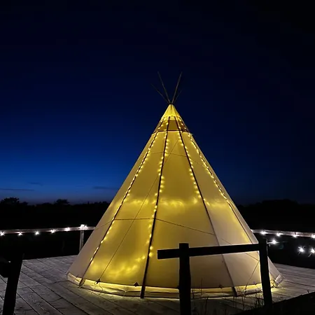 Tipi Nuit Insolite En Pleine Nature Lüks kamp alanı Glanville