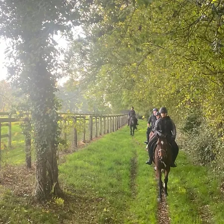 Роскошный шатер Tipi Nuit Insolite En Pleine Nature Glanville